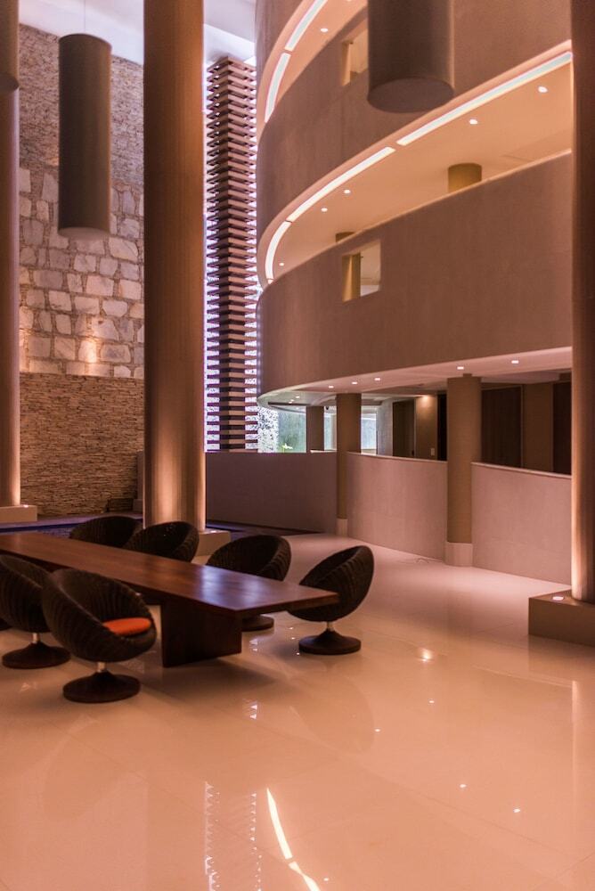 Vogal Luxury Beach Hotel & Spa