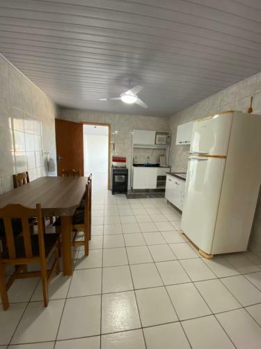 Apartamento Pr�ximo Ao Beto Carrero E A 300m Da Praia