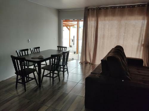 Linda Casa Com Piscina Em Itajub� A 1000mt Da Praia.