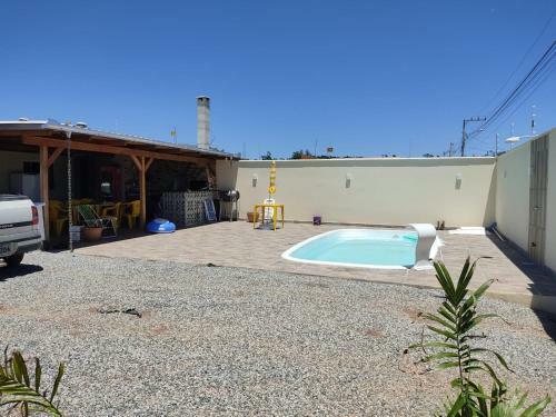 Linda Casa Com Piscina Em Itajub� A 1000mt Da Praia.