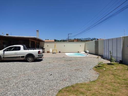 Linda Casa Com Piscina Em Itajub� A 1000mt Da Praia.