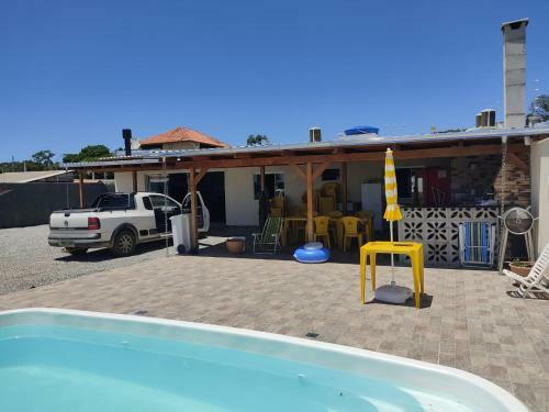 Linda Casa Com Piscina Em Itajub� A 1000mt Da Praia.