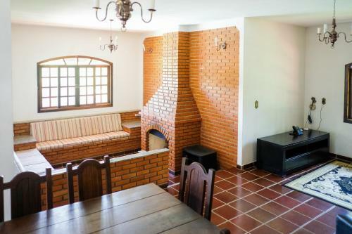 Ch�cara Para 12 Pessoas Com Wi-fi E Piscina