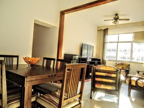 Apartamento Copacabana 3 Quartos Com Ar Cond Garagem A 2 Qds Da Praia