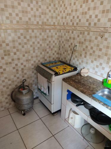 Casa 3 Quartos Com Churrasqueira E Chuveir�o