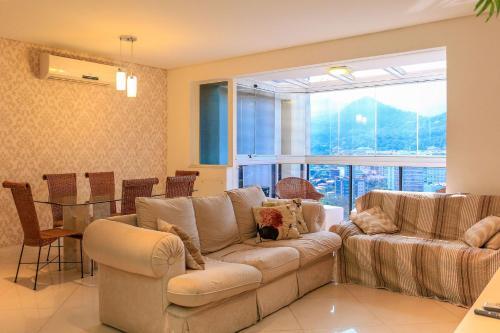 Lagoon View Apartment!