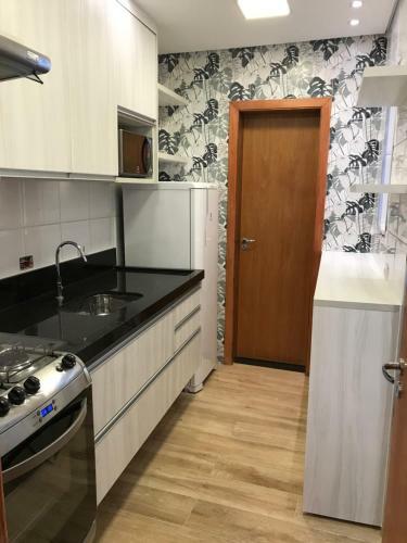 Apartamento Liberdade 1 Qt + Sof� Cama - 200m Metr�. Novo!