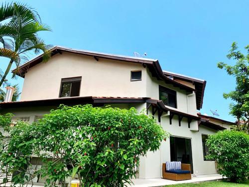 Casa Linda Com Piscina E Wi-fi, Pertinho Da Praia