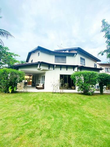 Casa Linda Com Piscina E Wi-fi, Pertinho Da Praia