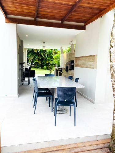 Casa Linda Com Piscina E Wi-fi, Pertinho Da Praia