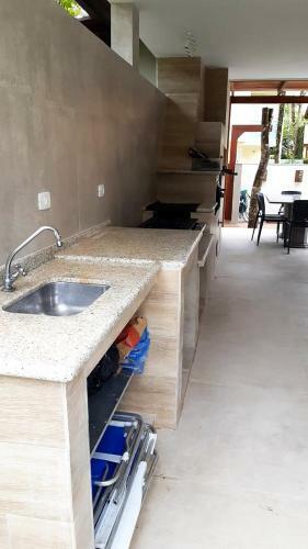 Casa Linda Com Piscina E Wi-fi, Pertinho Da Praia