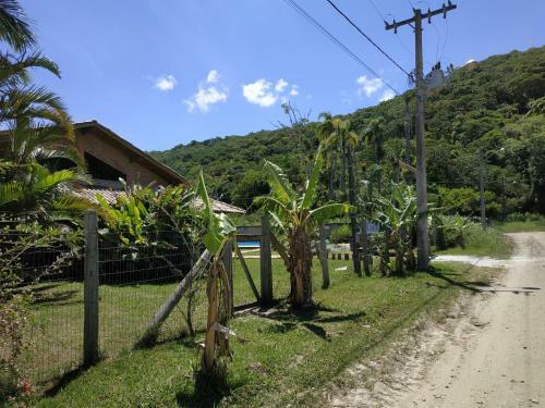 Casa de Campo Com Piscina Na Praia Em Mariscal-sc - Um Ref�gio