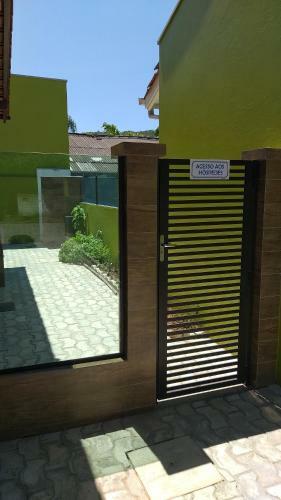 Hostal Canto Dos P�ssaros Bombinhas