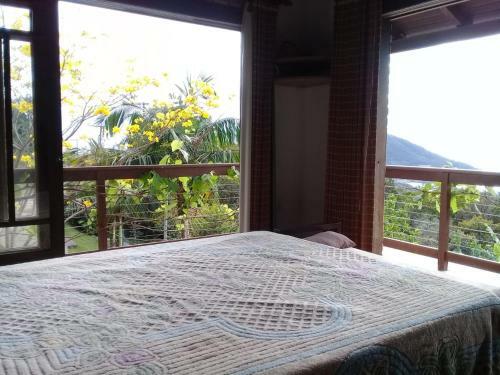 Casa No Morro 650m Do Mar Com Piscina Aquecimento Solar