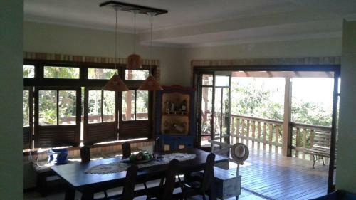 Casa No Morro 650m Do Mar Com Piscina Aquecimento Solar