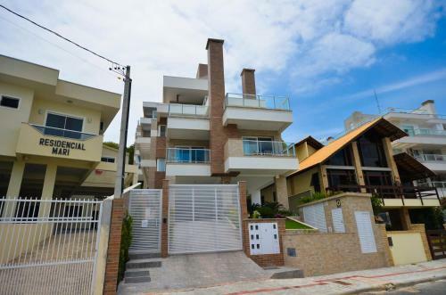 1083 - Apartamento Com Vista Para O Mar Em Bombinhas