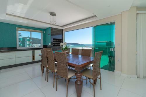 Aluguel Apartamento 4 Su�tes Com Jacuzzi Bombas Sc