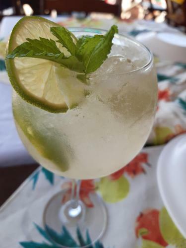 Hostal Pousada Guaru�a