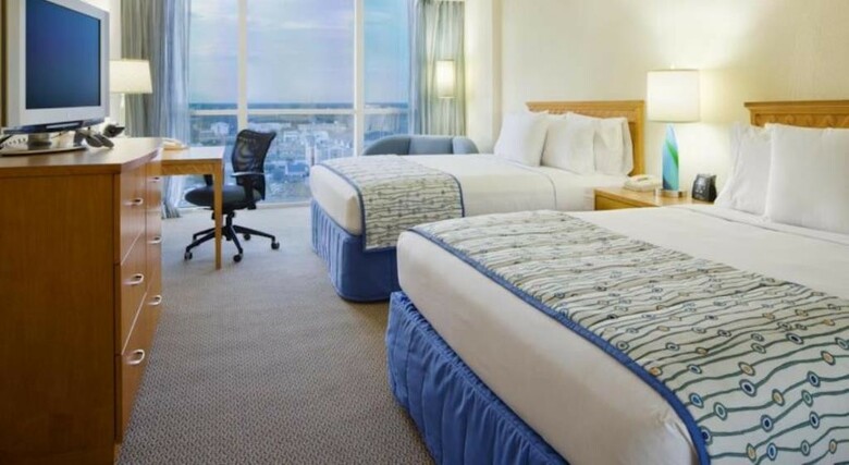 Hotel Doubletree By Hilton At The Entrance To Universal Orlando