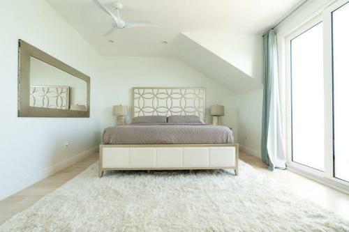 White House - Exclusive Luxury Beachfront Villa - Private White Sand Beach