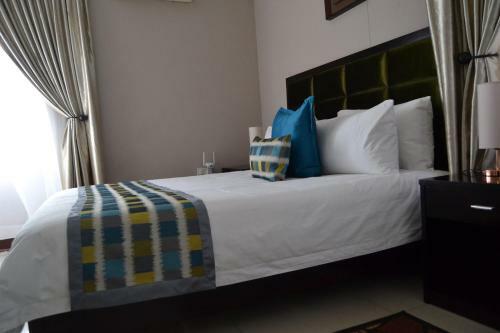 Triple Palms Bed And Breakfast