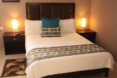 Triple Palms Bed And Breakfast