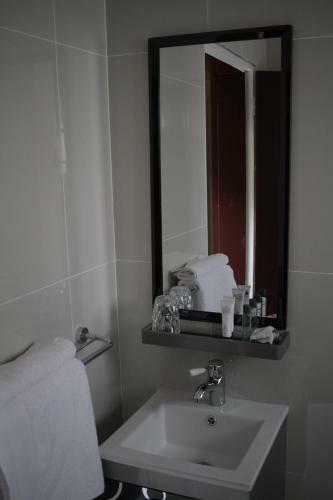 Triple Palms Bed And Breakfast