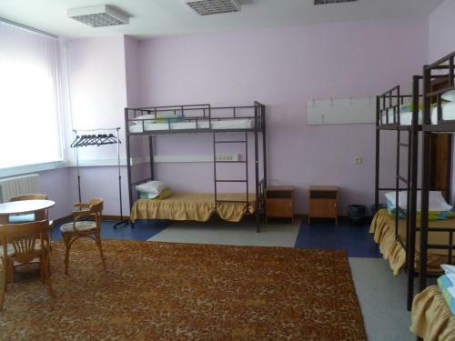 Hostel 85