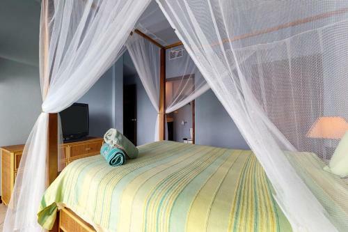 Suite F203 @ Mara Laguna