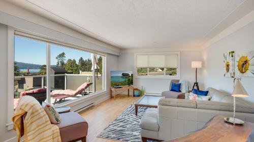 A Peaceful Stay In Brentwood Bay