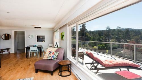 A Peaceful Stay In Brentwood Bay