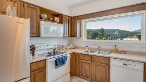 A Peaceful Stay In Brentwood Bay