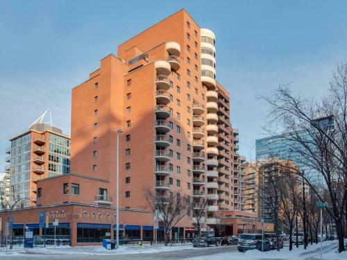 Stylish And Cozy Eau Claire 2br With Gym Coffee