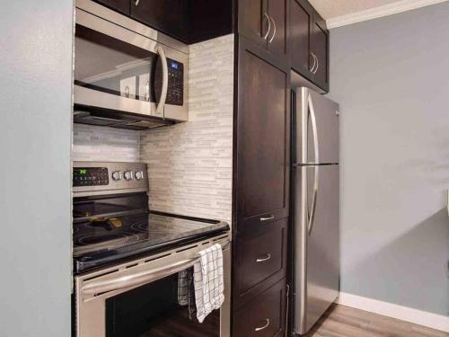 Cozy And Central Dt Home W Gym Coffee Parking Bbq