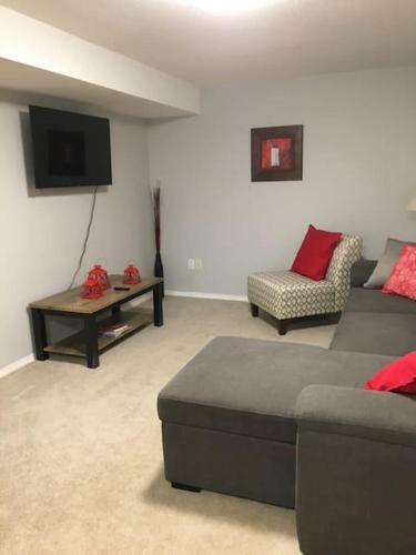 Beautiful Cardston Home (Whole House)!