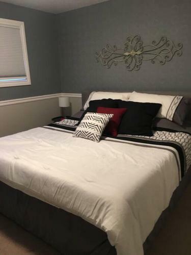 Beautiful Cardston Home Main Floor