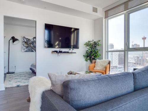 Sweeping Views Luxury 2br Suite Pool Table, Rooftop Patio, Bbq, Coffee