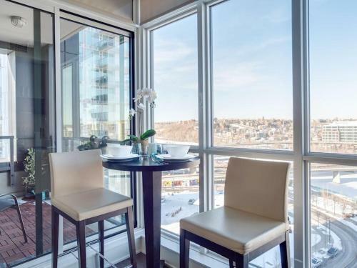 Sweeping Views Luxury 2br Suite Pool Table, Rooftop Patio, Bbq, Coffee