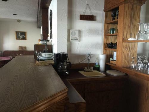 Hostal Vancouver Hot Spring Ocean Inn