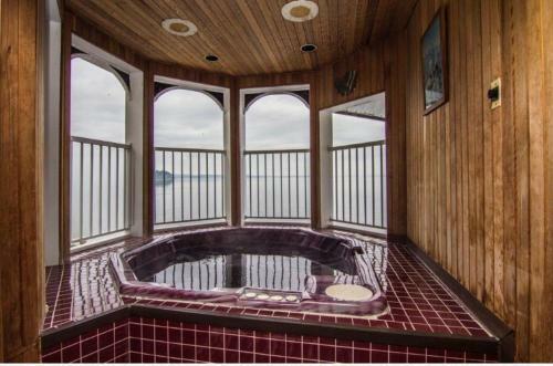 Hostal Vancouver Hot Spring Ocean Inn