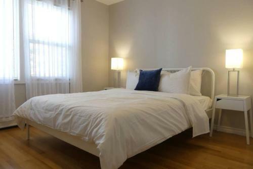 Central & Quiet Apartment