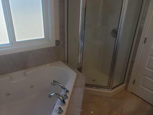 Stylish Heritage Apt For Long Stays - 3br With Jacuzzi