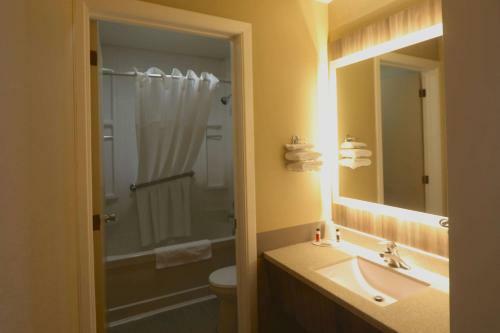 Hotel Super 8 By Wyndham Hearst On