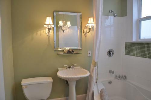 Clothesline B&B In Hubbards Cove