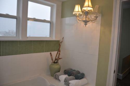 Clothesline B&B In Hubbards Cove