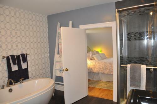 Clothesline B&B In Hubbards Cove