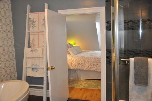 Clothesline B&B In Hubbards Cove