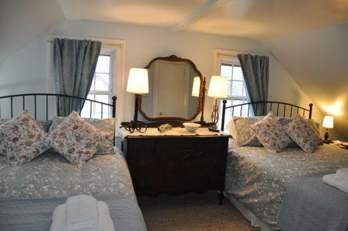 Clothesline B&B In Hubbards Cove