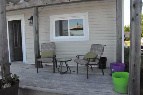 Clothesline B&B In Hubbards Cove