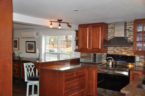 Clothesline B&B In Hubbards Cove